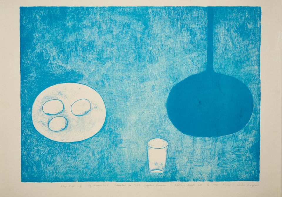 A blue etching depicts a round white plate on the left, with three white circular objects on it, at the centre bottom of the images is a tall white glass, and on the right, a deep blue vase with a tall neck and large round base.