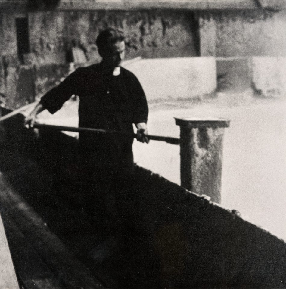 salt box. h135xw43.5